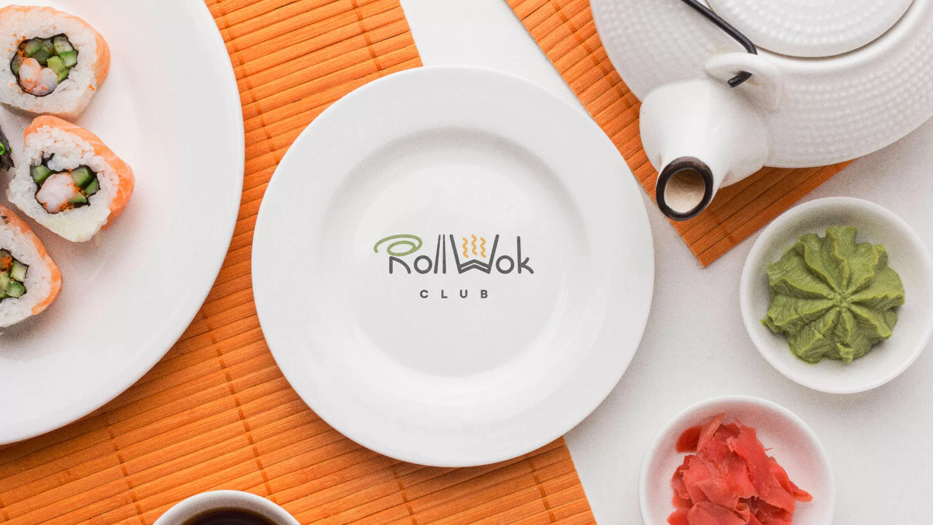 Разработка логотипа и фирменного стиля суши-бара «Roll Wok Club» в Большом Камне
